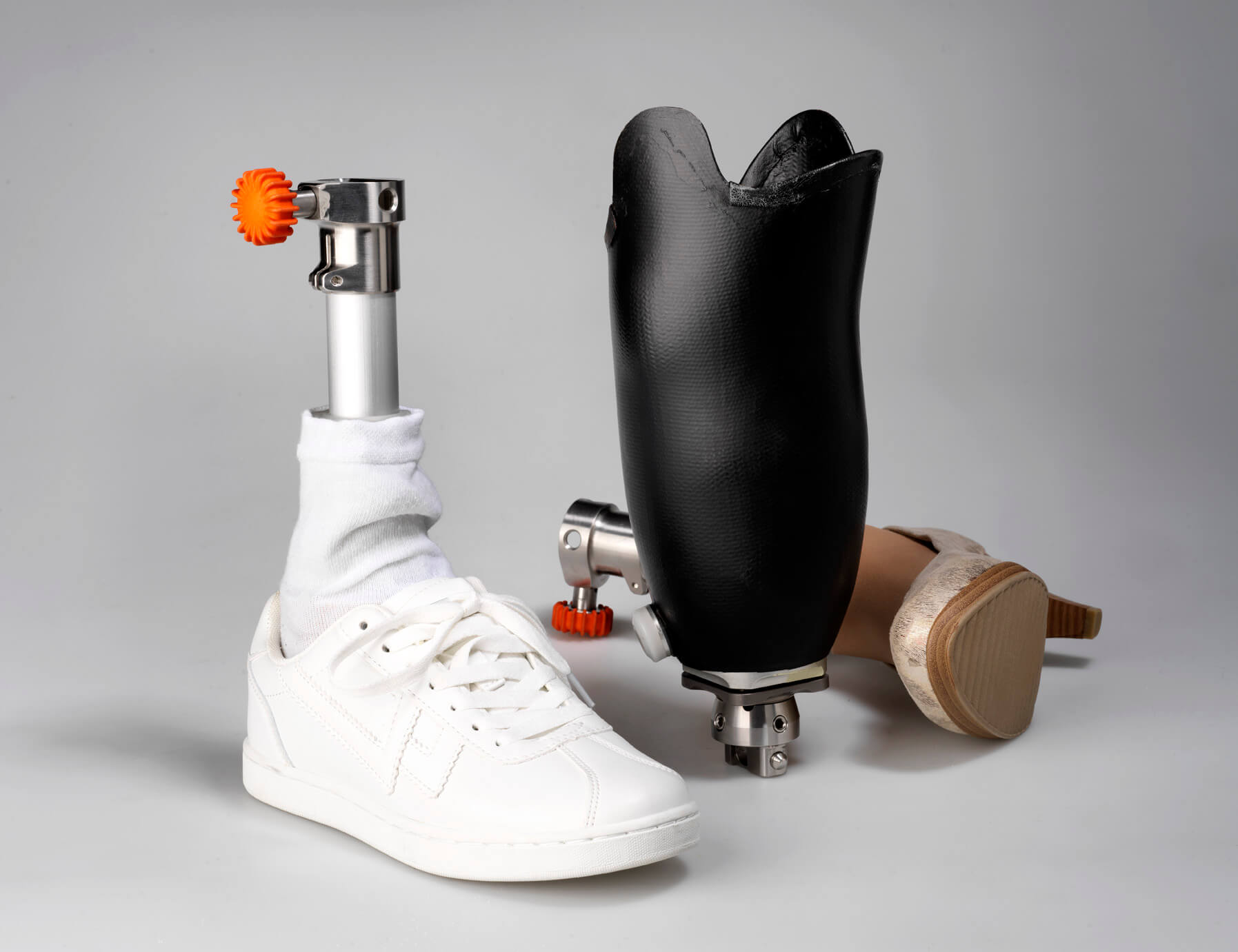Prosthetic Adapter Xtend Connect showcased with swapping two feets